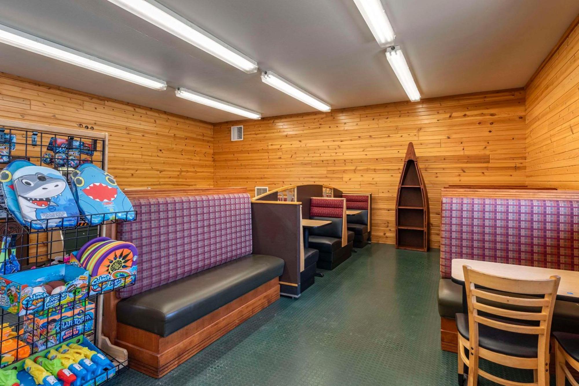 Three Bears Resort Waterpark Near Tomah Ascend Collection Warrens Buitenkant foto