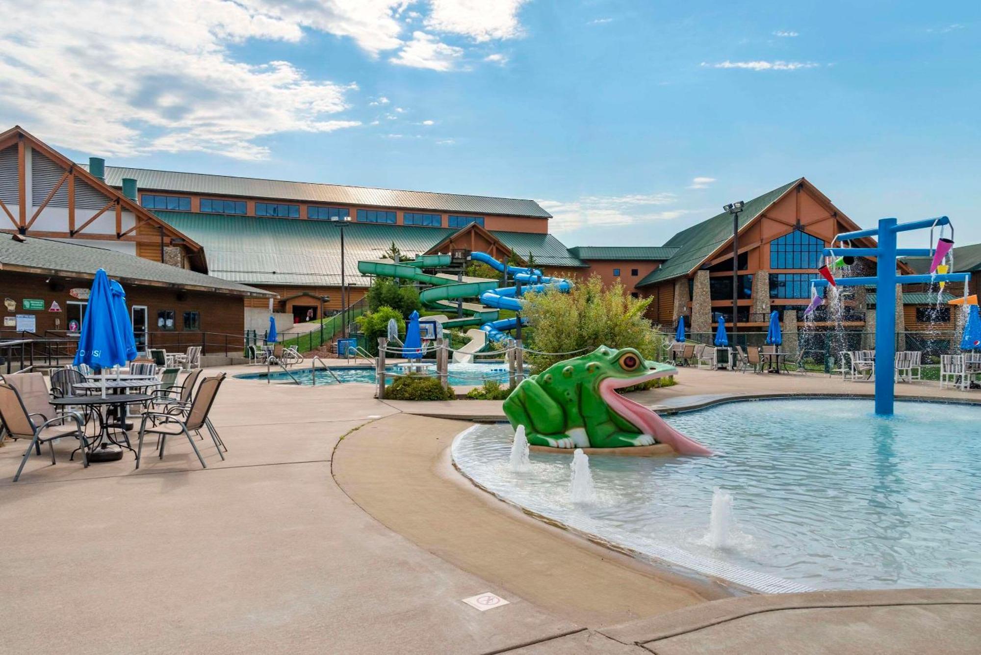 Three Bears Resort Waterpark Near Tomah Ascend Collection Warrens Buitenkant foto
