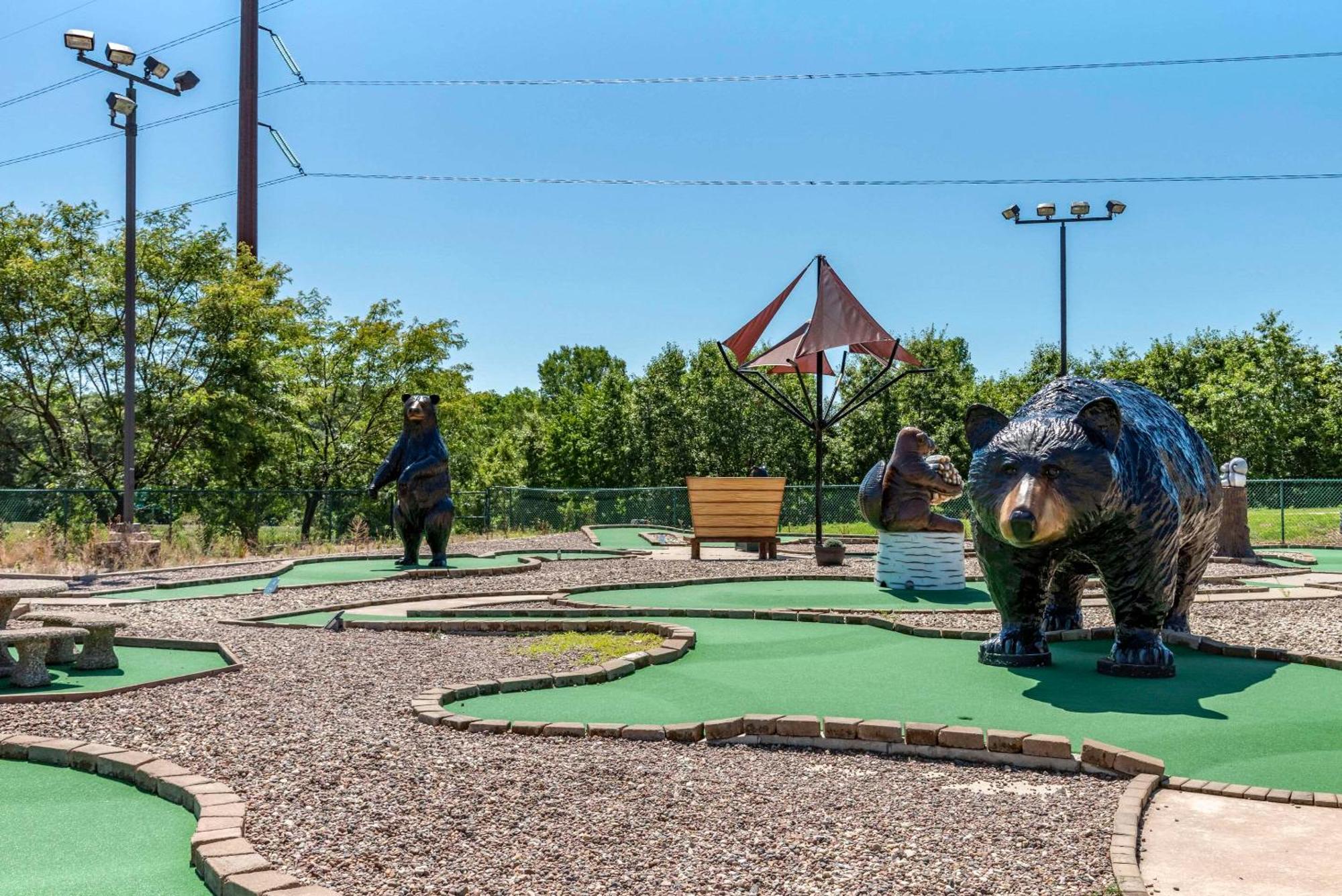 Three Bears Resort Waterpark Near Tomah Ascend Collection Warrens Buitenkant foto